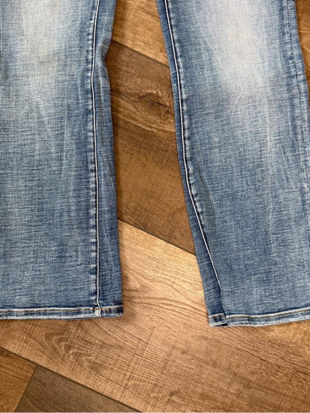 BKE Payton Bootcut Jeans 28x30 Distressed Medium Wash Mid Rise Stretch - Picture 3 of 11